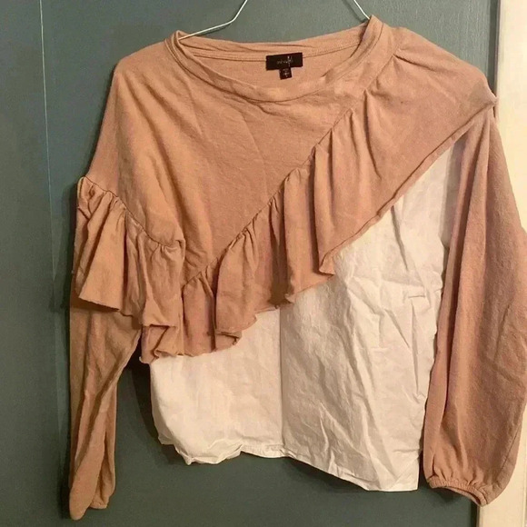 Tan and white sweater with ruffle detail - Picture 1 of 6